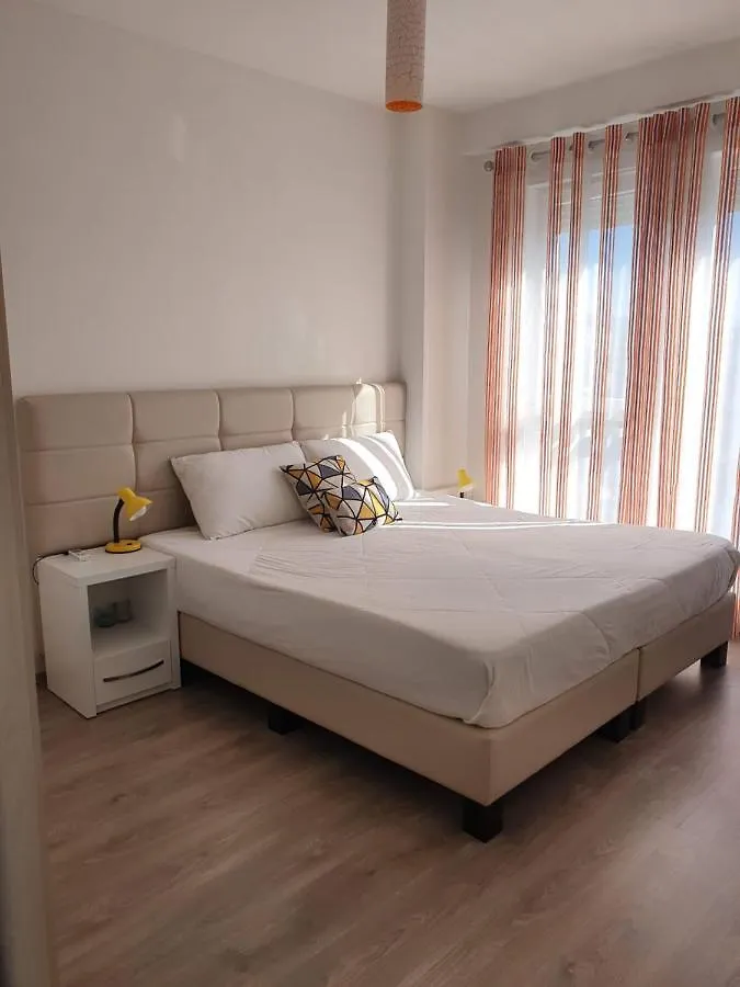 Rovena'S Apartment - Free Parking Tirana Albania