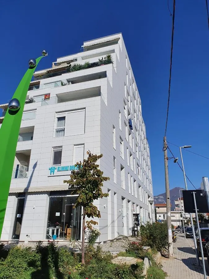 Rovena'S Apartment - Free Parking Tirana Albania